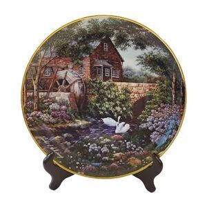 Vintage Franklin Mint Olde Mill Cottage Heirloom Fine Porcelain 14K Gold Plate